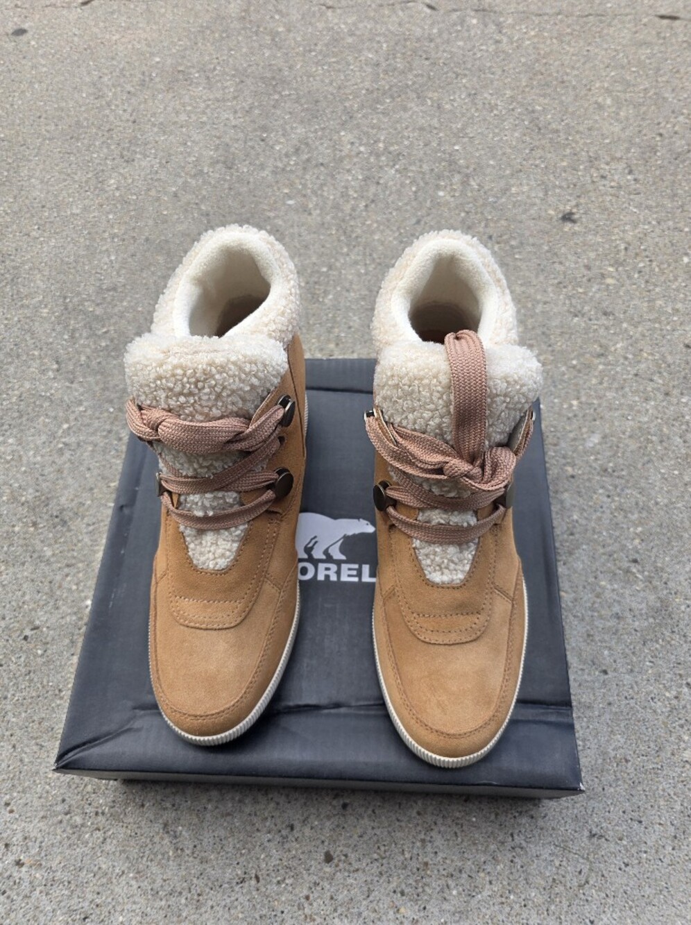 Sorel Kinetic  Cozy Shearling-Trim Tan Women's Size 7.5